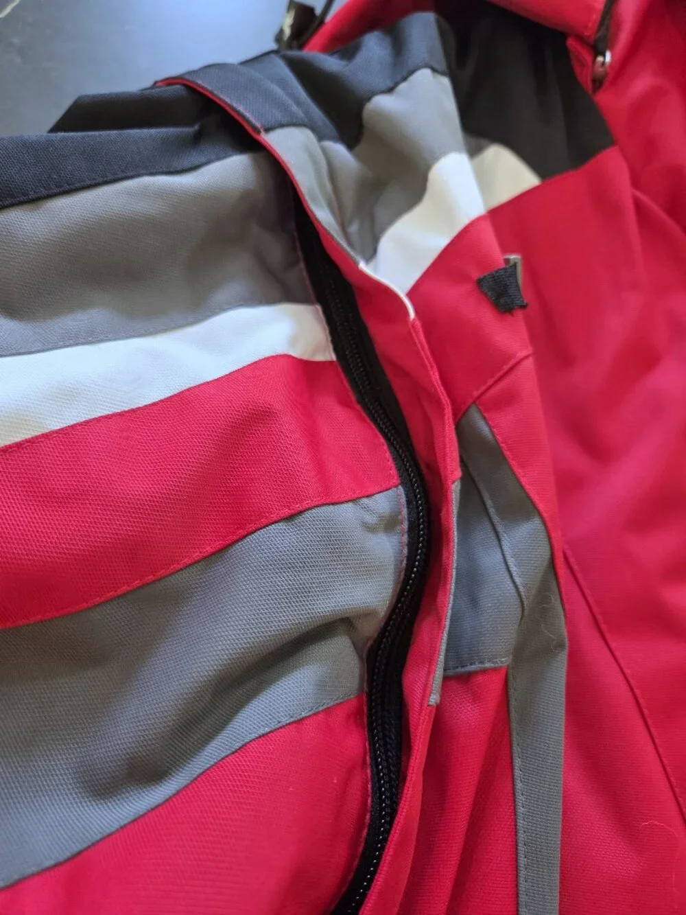 NWT Spyder Red & Black Core Winter Jacket with Detachable Sleeves Size XXL
